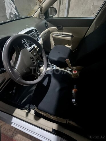 Hyundai Accent-2