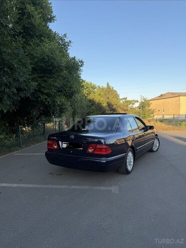 Mercedes E 240-7