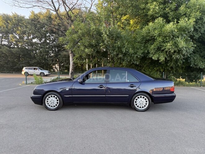 Mercedes E 240-6