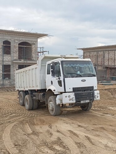 Ford Cargo-4