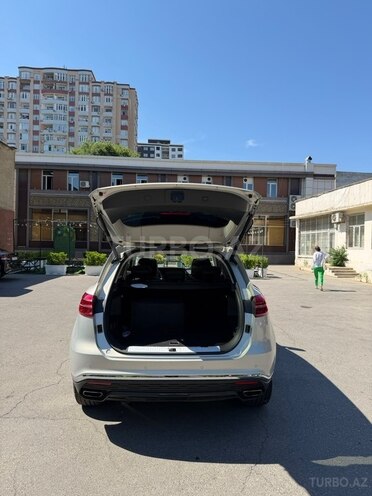 Hongqi HS5-4