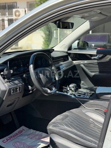 Hongqi HS5-11