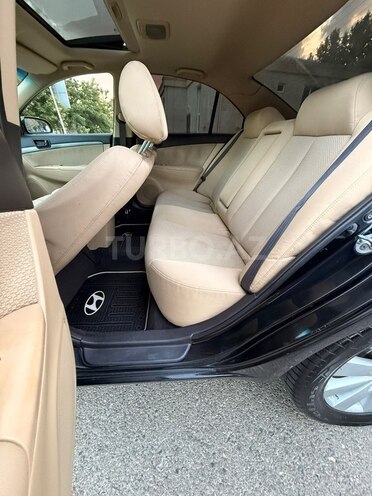 Hyundai Sonata-11