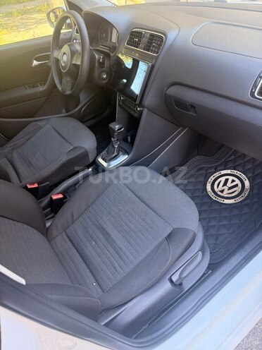 Volkswagen Polo-10