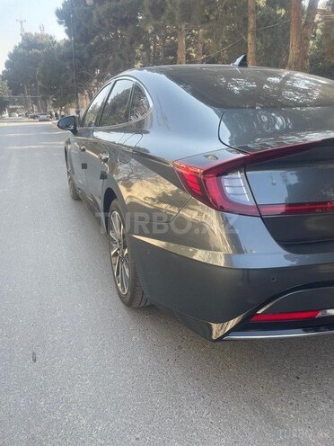 Hyundai Sonata-15
