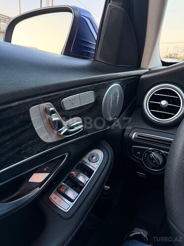 Mercedes C 300-11
