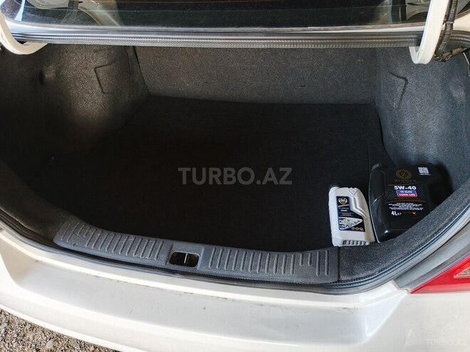 Nissan Tiida-6