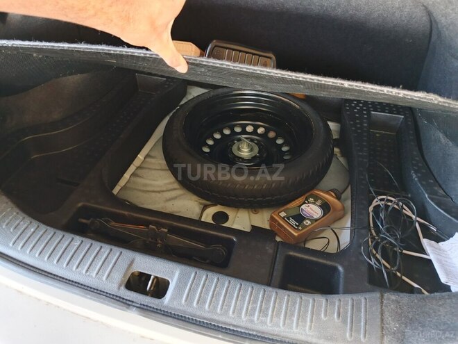 Nissan Tiida-5