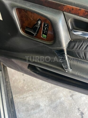 Mercedes E 230-4