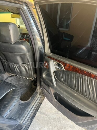Mercedes E 230-5