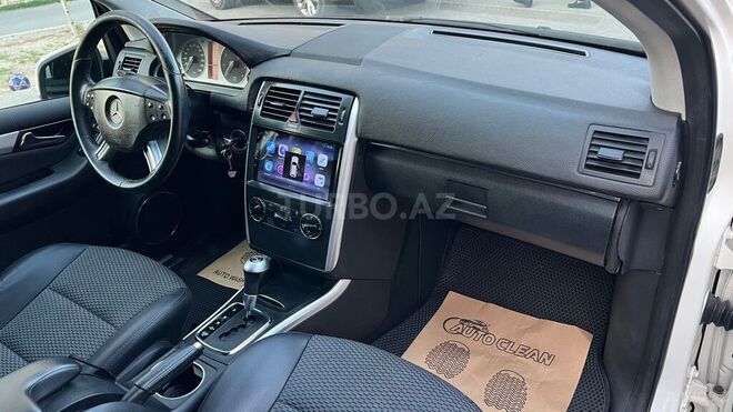 Mercedes B 180-18