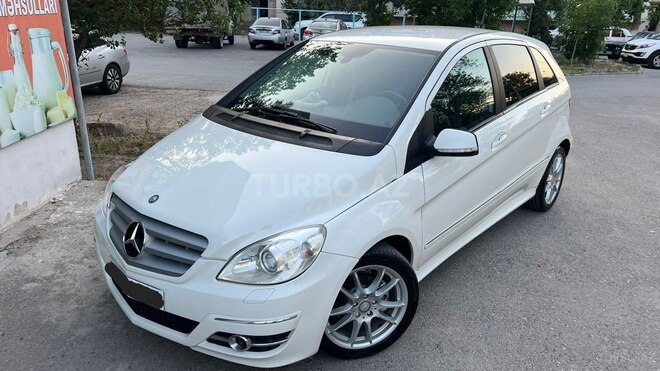 Mercedes B 180-15
