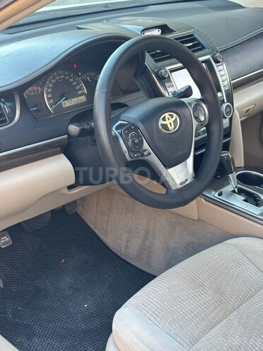 Toyota Camry-11