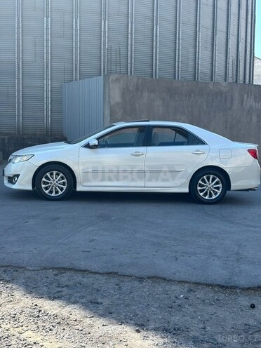 Toyota Camry-5