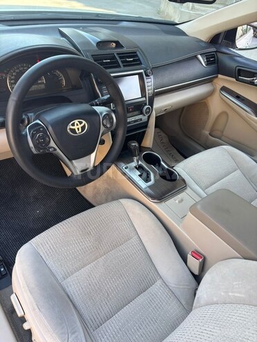 Toyota Camry-7