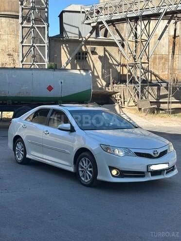 Toyota Camry-3