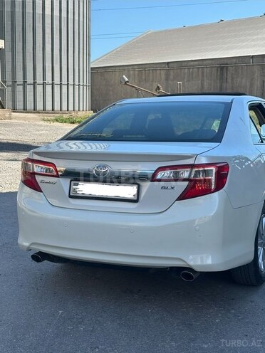 Toyota Camry-6