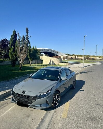 Hyundai Elantra-3