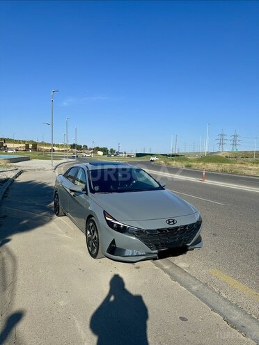 Hyundai Elantra-1