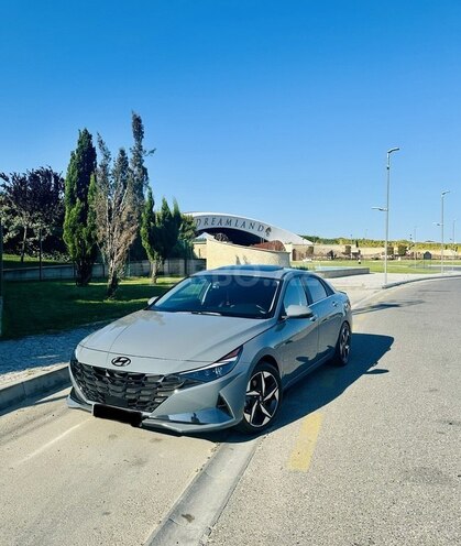 Hyundai Elantra-2