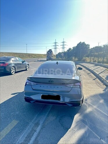 Hyundai Elantra-9