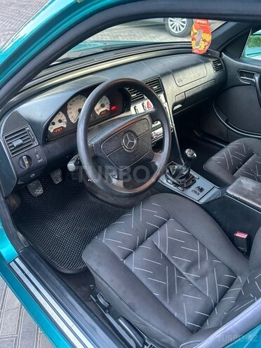 Mercedes C 180-11