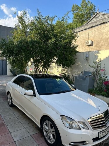 Mercedes E 200-4