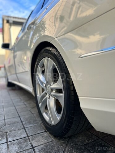 Mercedes E 200-17