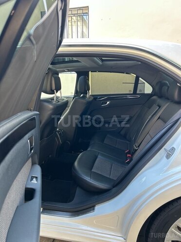 Mercedes E 200-8