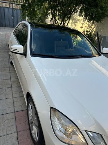 Mercedes E 200-13