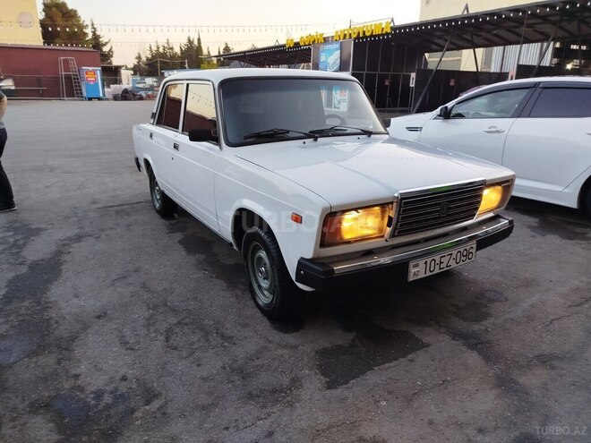 LADA (VAZ) 2107-1