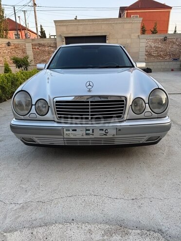 Mercedes E 240-3