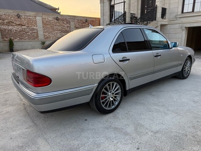 Mercedes E 240-8