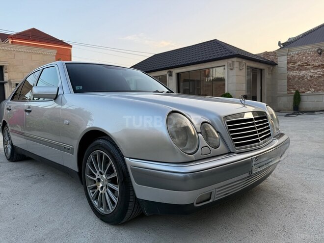 Mercedes E 240-10