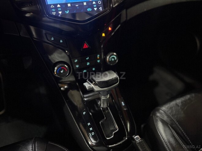 Chevrolet Cruze-17