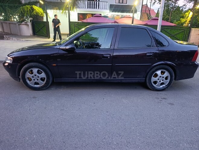 Opel Vectra-4