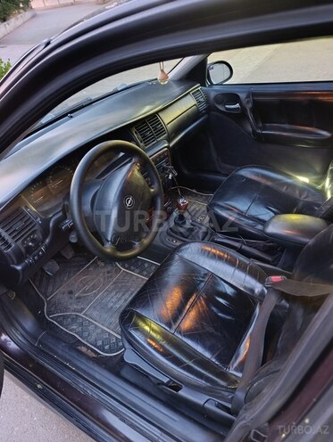 Opel Vectra-2