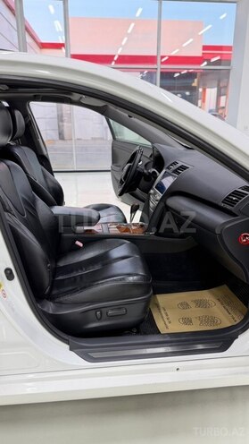 Toyota Camry-13