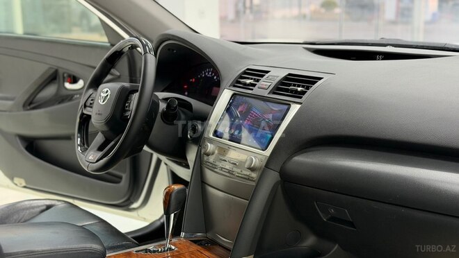 Toyota Camry-12