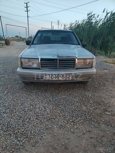 Mercedes 190-1