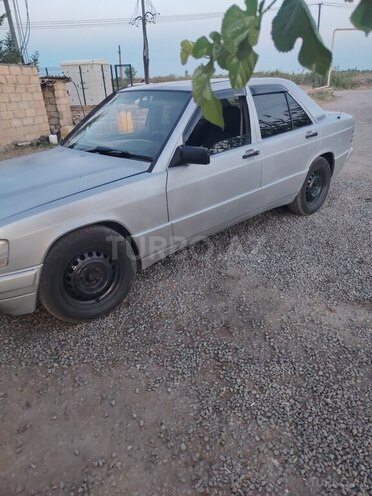 Mercedes 190-2