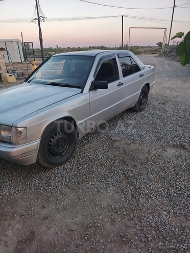 Mercedes 190-5