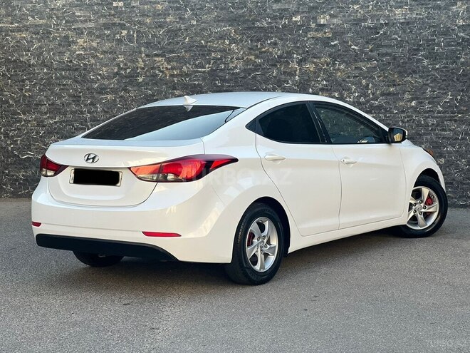 Hyundai Elantra-9