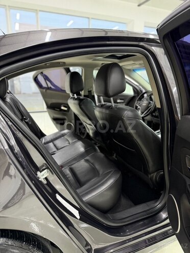 Chevrolet Cruze-16