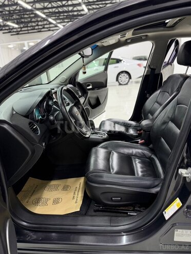 Chevrolet Cruze-14