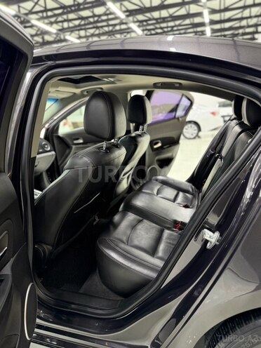 Chevrolet Cruze-11