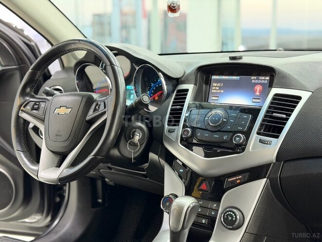 Chevrolet Cruze-15