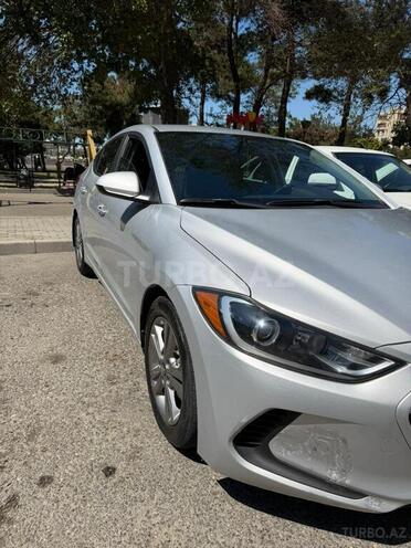 Hyundai Elantra-5