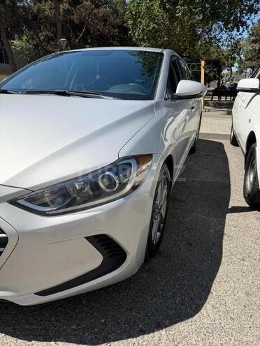 Hyundai Elantra-6