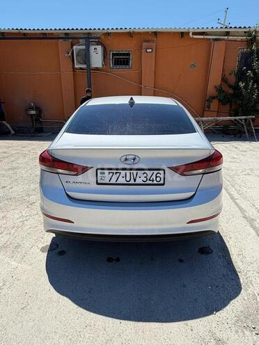 Hyundai Elantra-2